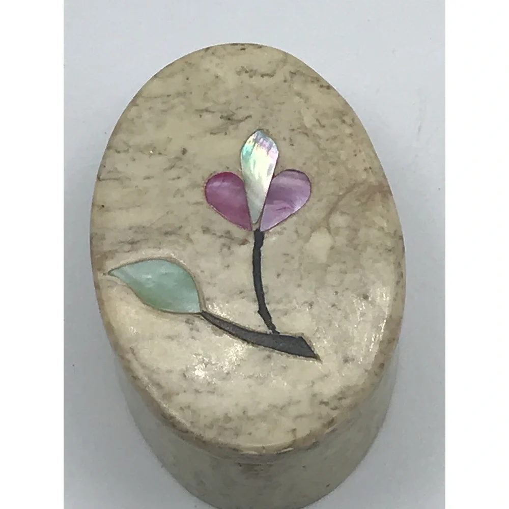 OVAL SOAP STONE JEWELRY / TRINKET BOX W/ LID -  FLORAL INLAY ON‎ LID